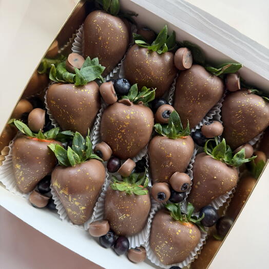 Golden Strawberry Box