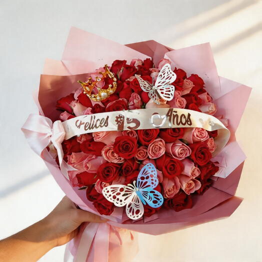 Ramo Mis XV Anos Premium con 100 Rosas Rojas y Rosas Rosadas – Bouquet Princesa con Corona y Mariposas