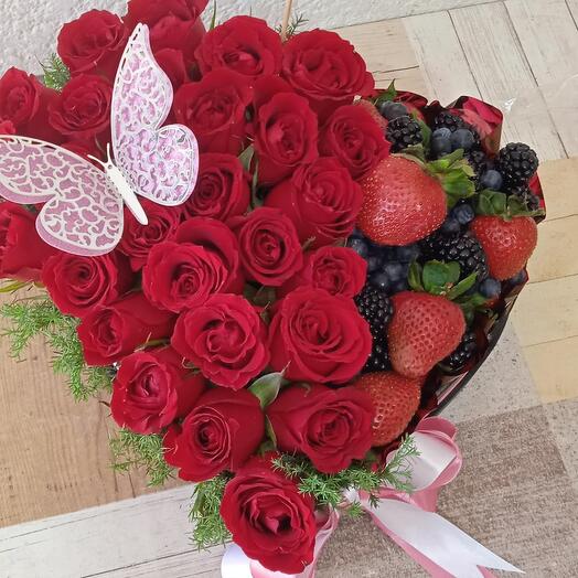 Coran Rosas rojas y fruta