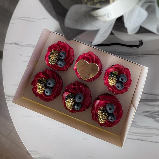 Valentines Berry cupcakes