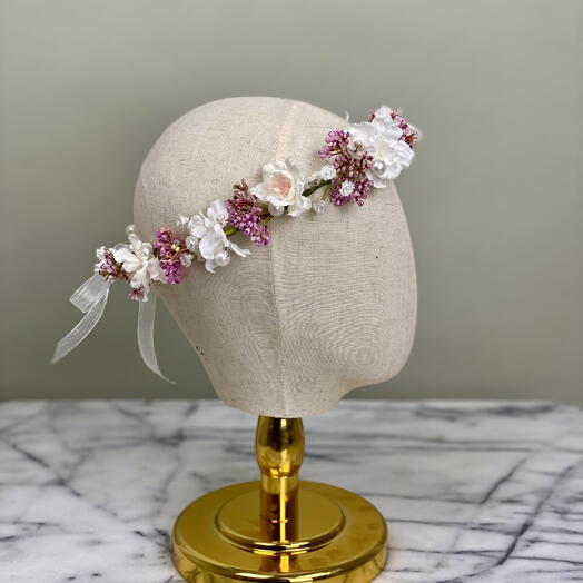 Handgemachte Blumenkrone mit Perlen