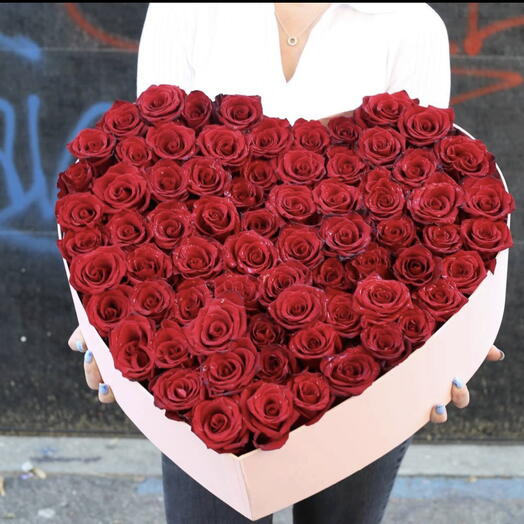 Huge red roses Heart
