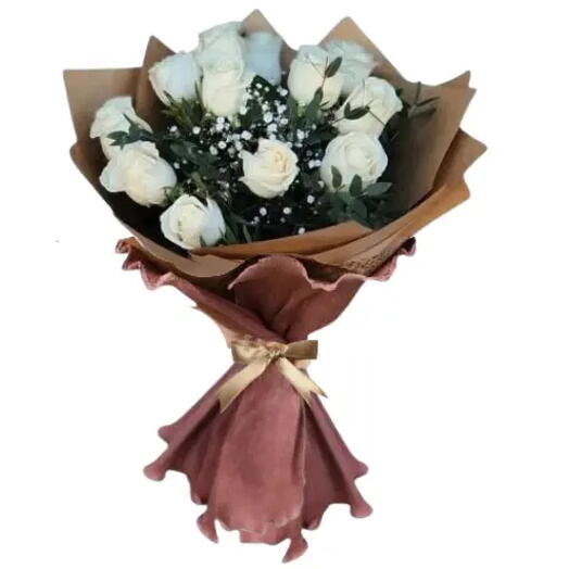 RAMO DE 12 ROSAS IMPORTADAS BLANCAS TERRA