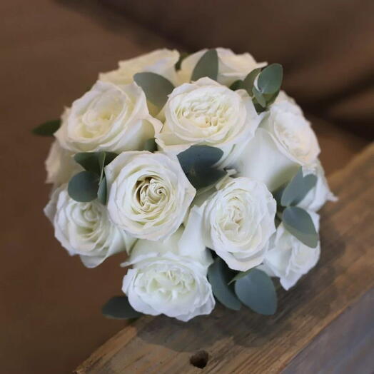 Букет невесты из роз и эвкалипта «Mansoura»