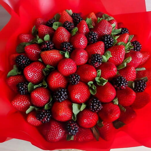 Букет клубника и ежевика