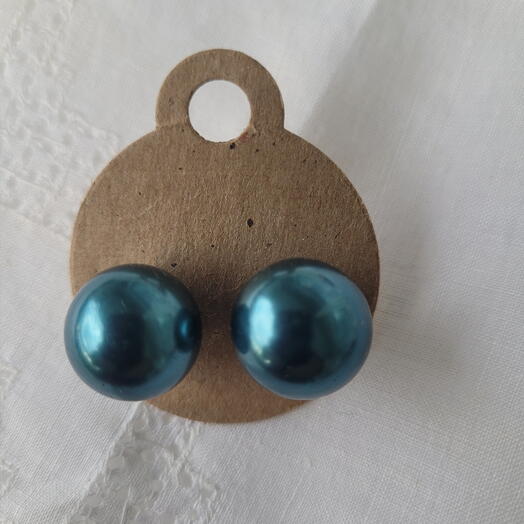 Natalie earing in sea foam colour