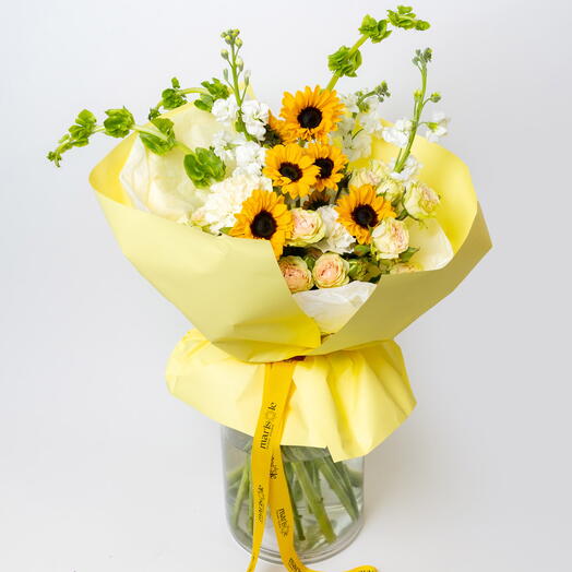 Мечта - подсолнухи, колокольчики ирландии, спрей-розы