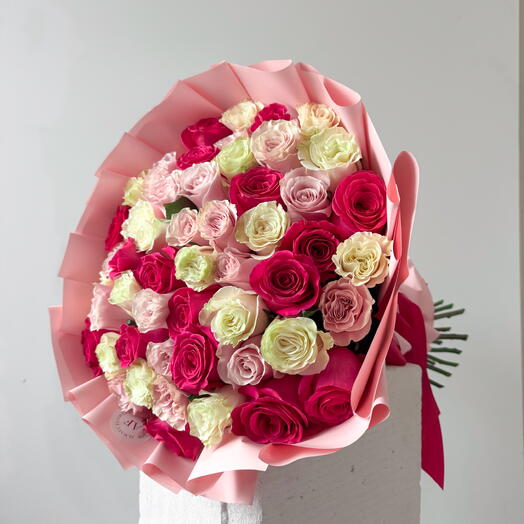 Pink and white roses bouquet 51 pcs