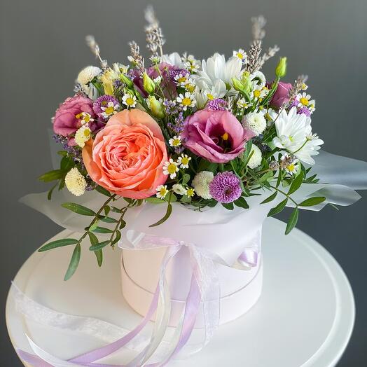 Elisa with lavender, peony rose and daisies