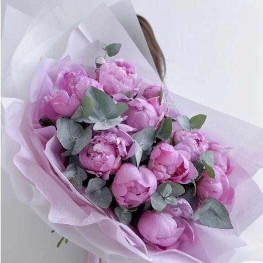 Bouquet of 13 peonies