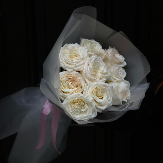 9 white roses