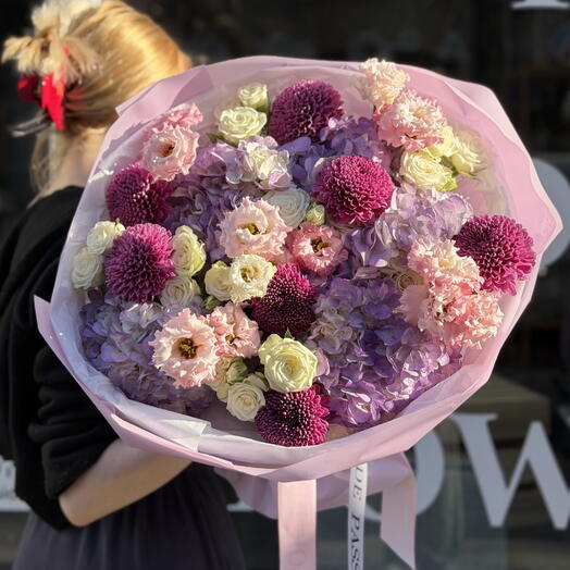 Bouquet Volume Lilas Taille M ( chrysanthème, hortensias, éustomas, roses spray)