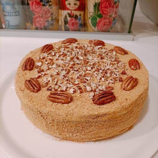 PASTEL DE MIEL MEDOVIK 0.5 KG CON NUEZ