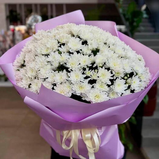 Букет из белоснежных хризантем