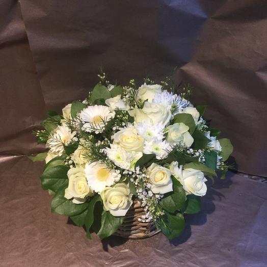 Basket white flowers