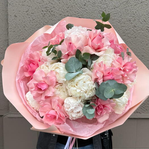 Букет из французских роз и пионов GRANDE