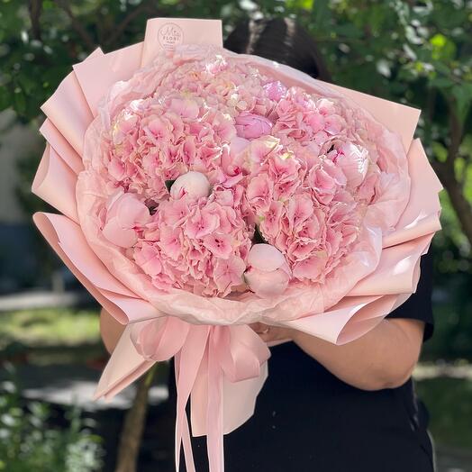 Букет из гортензий и пионов - "Золушка"