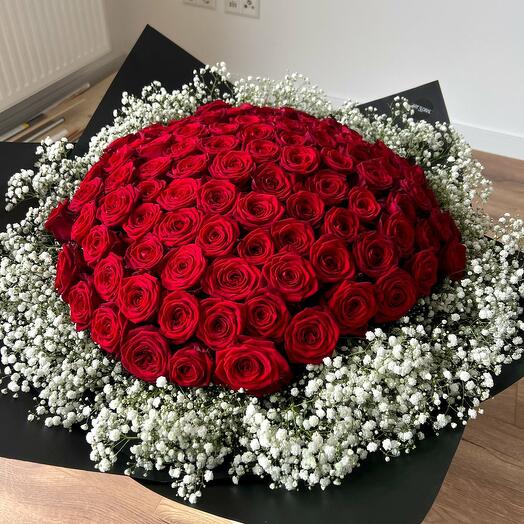 Blumenstrauss "100 Rosen und Schleierkraut"