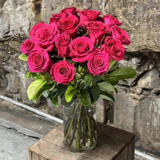 24 bright pink long stem roses
