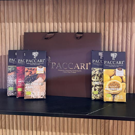 A set of 5 pieces of organic premium chocolate from Ecuador