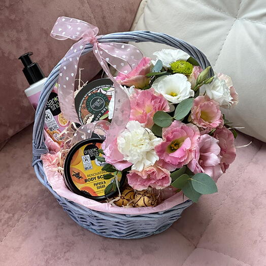 Подарочная корзина «Очаровательная»