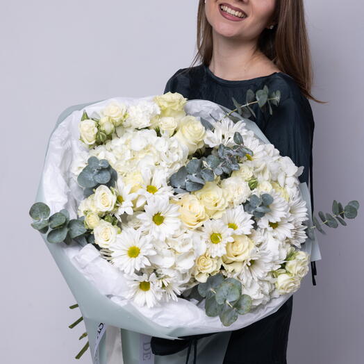 Cloud Serenade bouquet (Daisy, hydrangeas , spray roses, roses, eucalyptus )