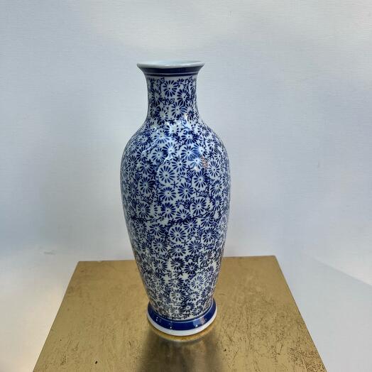 Porcelain vase M