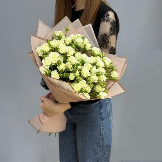 Beautiful white spray rose bouqet