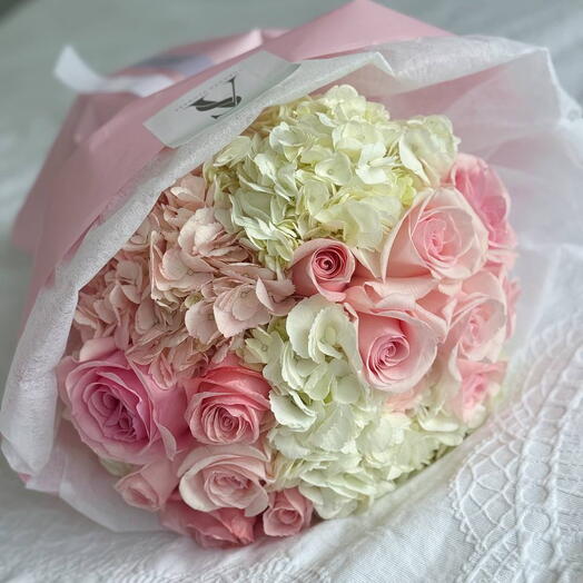 Bloom Roses and Hydrangeas Bouquet