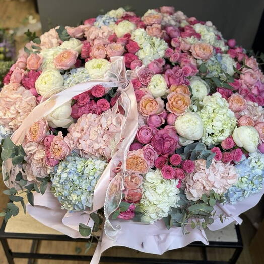 Royal Basket of Feelings