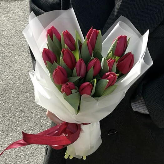 13 Red tulips