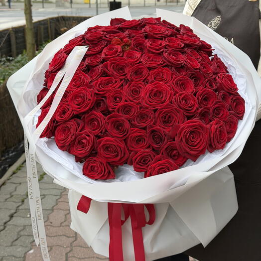 101 premium red roses