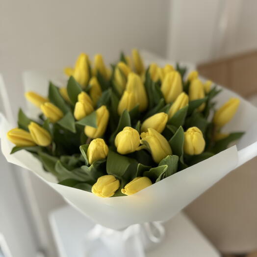 Lemon colour tulips