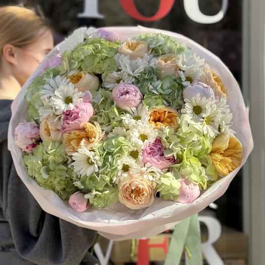 Secret Garden Bouquet Large(peonies, hydrangeas, daisy, cream expression garden roses)