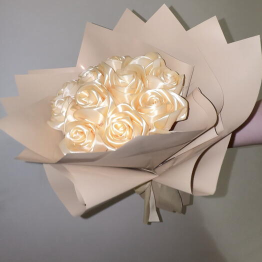 Bouquet of cream roses made from satin ribbon – Everlasting flowers