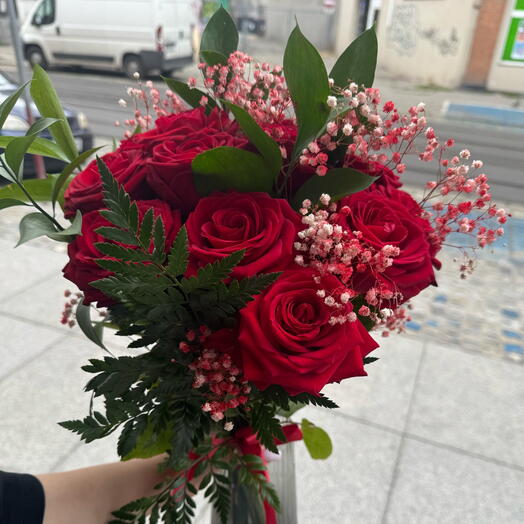 Gül ve bebek nefesi buketi