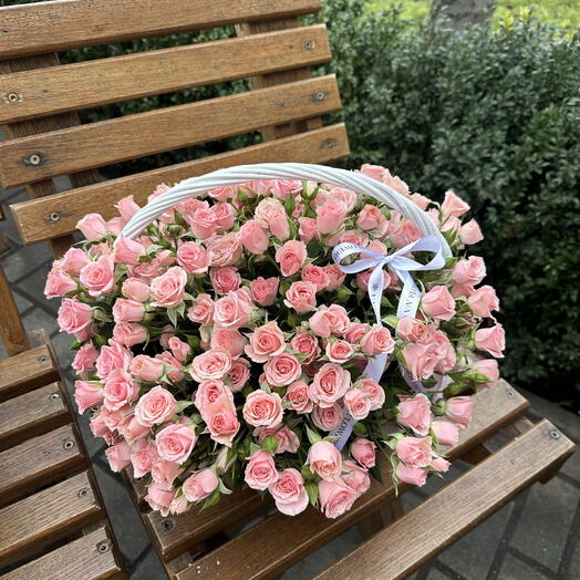 Корзина с цветами roz