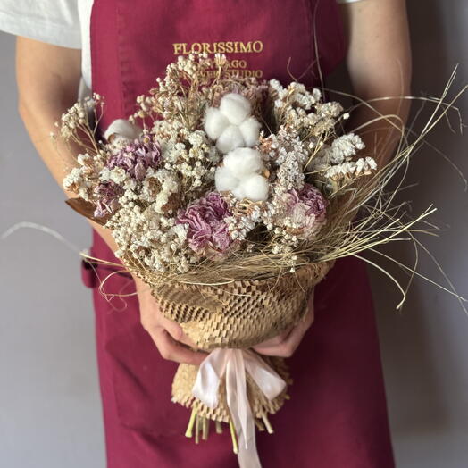 Ramo mediano de peonias secas y flores mixtas
