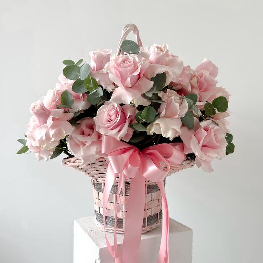 Basket with light pink french Roses and eucalyptus