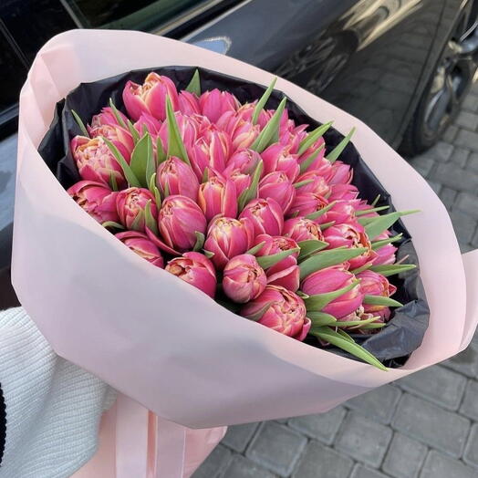 51 голландский тюльпан в оформлении