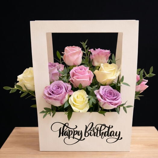 بوكس ورد فاخر مع هدية – هابي بيرثدي