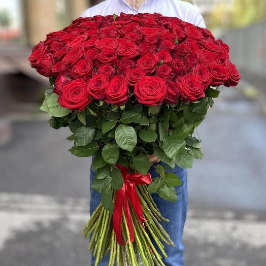 101 trandafiri roșii 100 cm