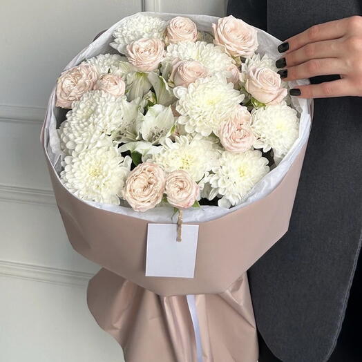 Круглый евробукет в нежных тонах