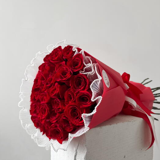 31 red roses bouquet with pearl packaging