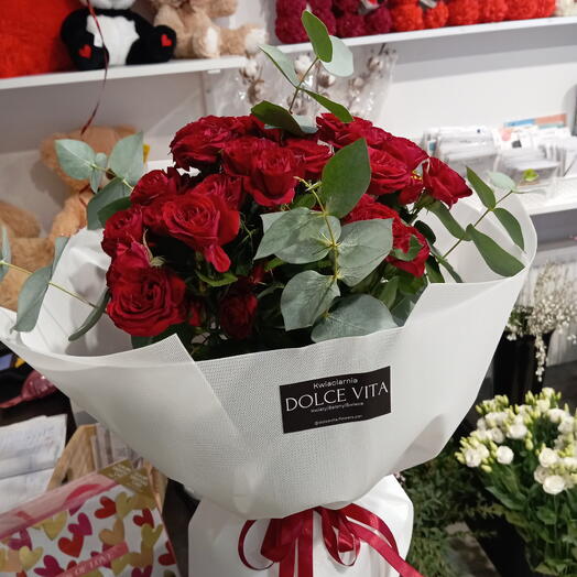 Bukiet z Roży  goląskowej czerwonej  z ewkaliptem