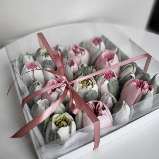 Caja con tulipanes de zefir 18×18 cm