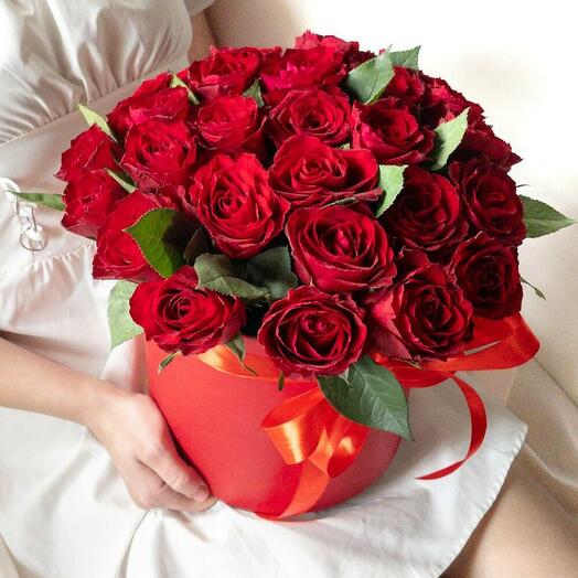 25 red roses in a box