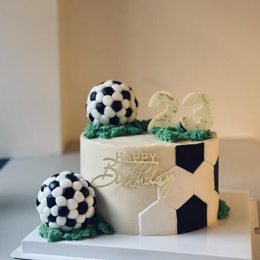 Cake Size M Football