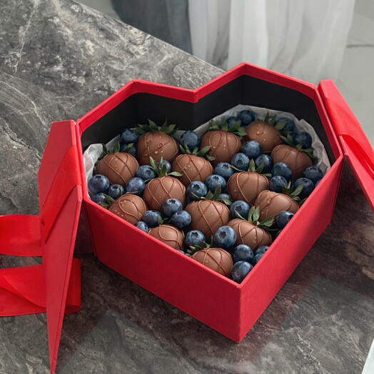 Клубника в шоколаде heart
