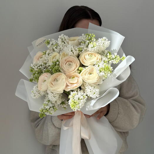 Ranunculus   Lilac Signature Bouquet